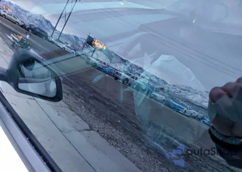 2022 Tesla Model Y from USA, damaged, VIN 7SAYGDEF5NF530012